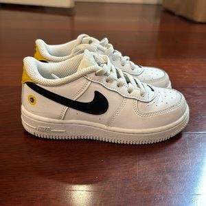 Toddler Nike shoes sz 10c